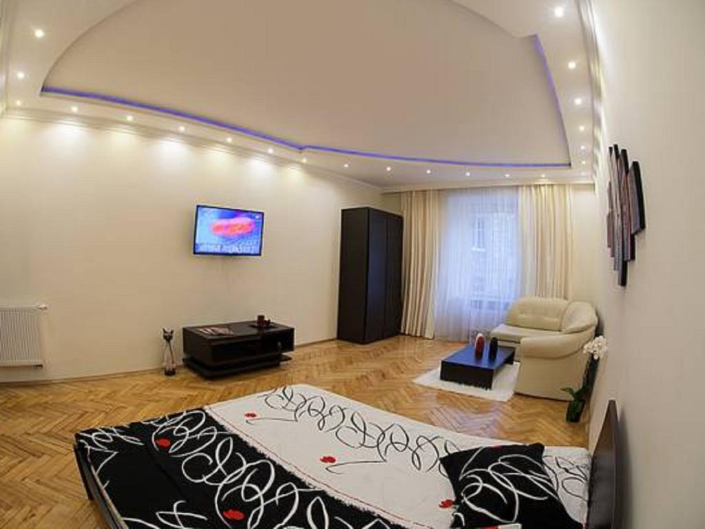 1 Minute To Rynok Square Apartamento Lviv Quarto foto